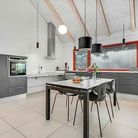 Amazing In With Kitchen Semesterbostad *